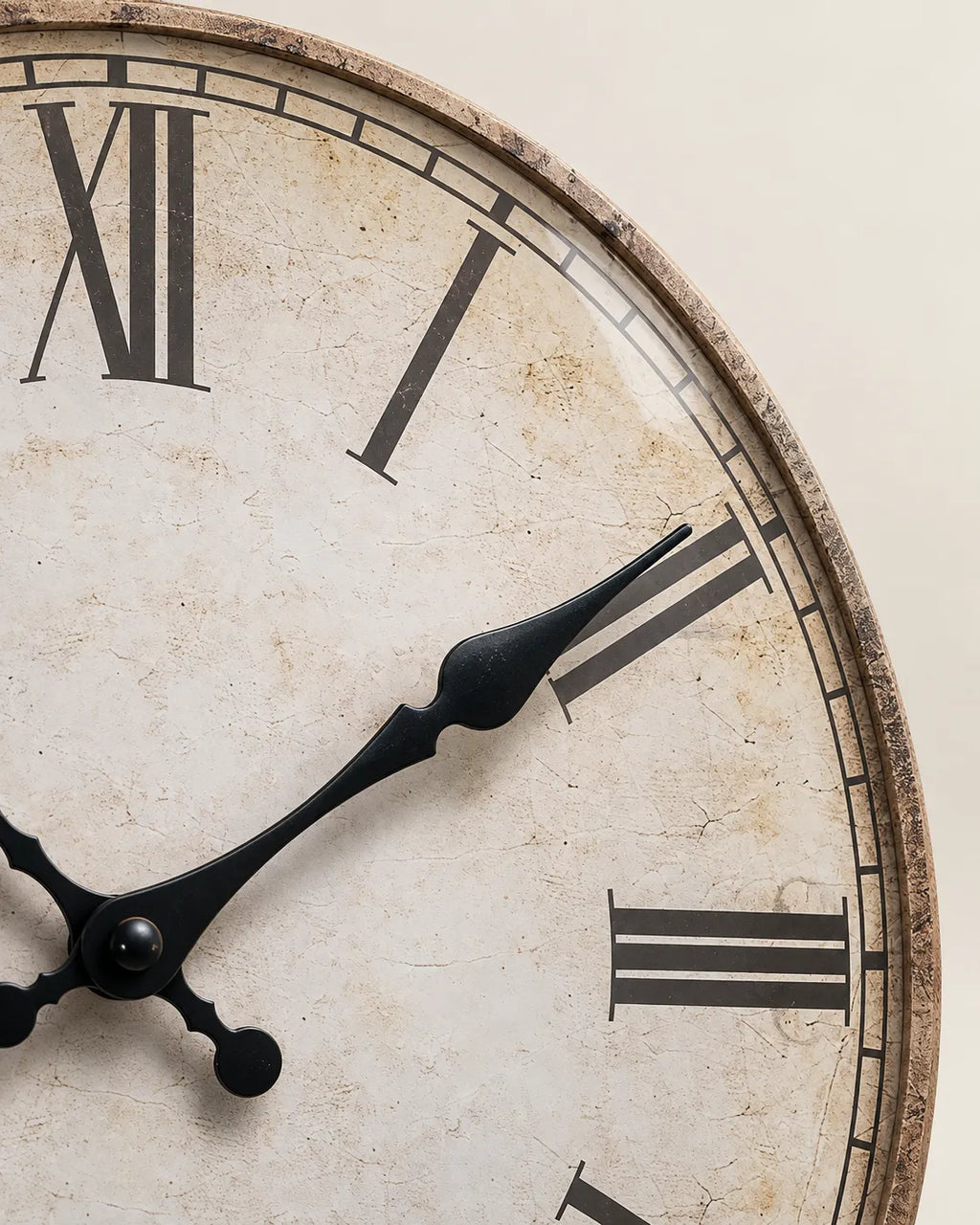 Horloge Murale Bois Rétro Chiffres Romains Silencieuse — 4 Tailles