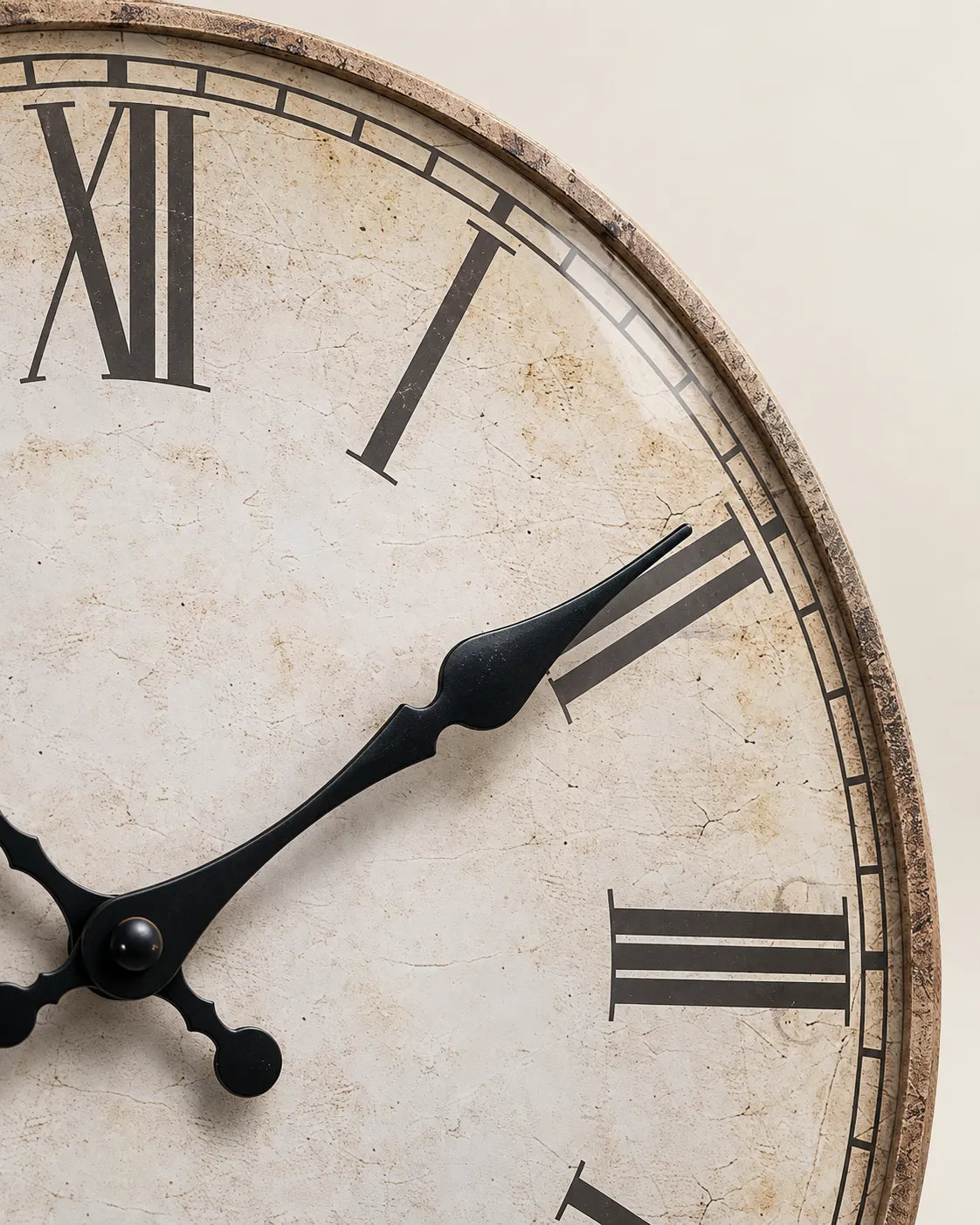 Horloge Murale Bois Rétro Chiffres Romains Silencieuse — 4 Tailles