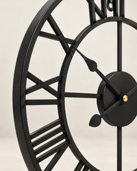 Horloge Murale Métal Ajouré 40 cm Chiffres Romains Silencieuse