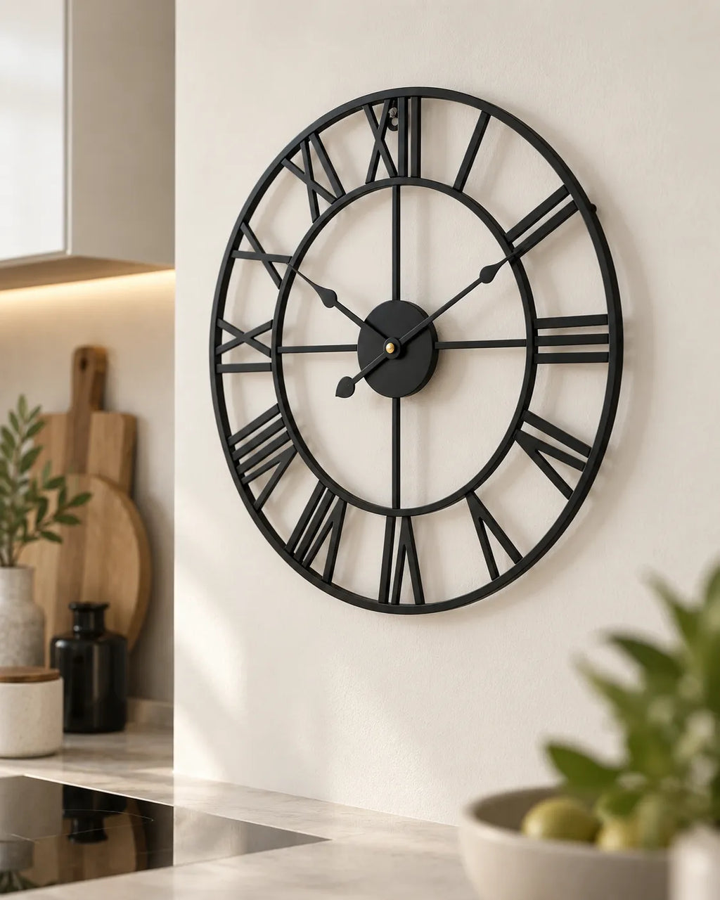 Horloge Murale Métal Ajouré 40 cm Chiffres Romains Silencieuse
