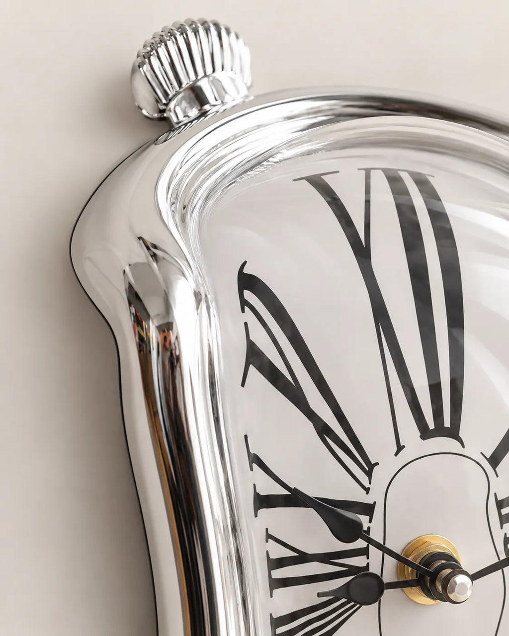 Horloge Fondante Style Dali Chiffres Romains Silencieuse