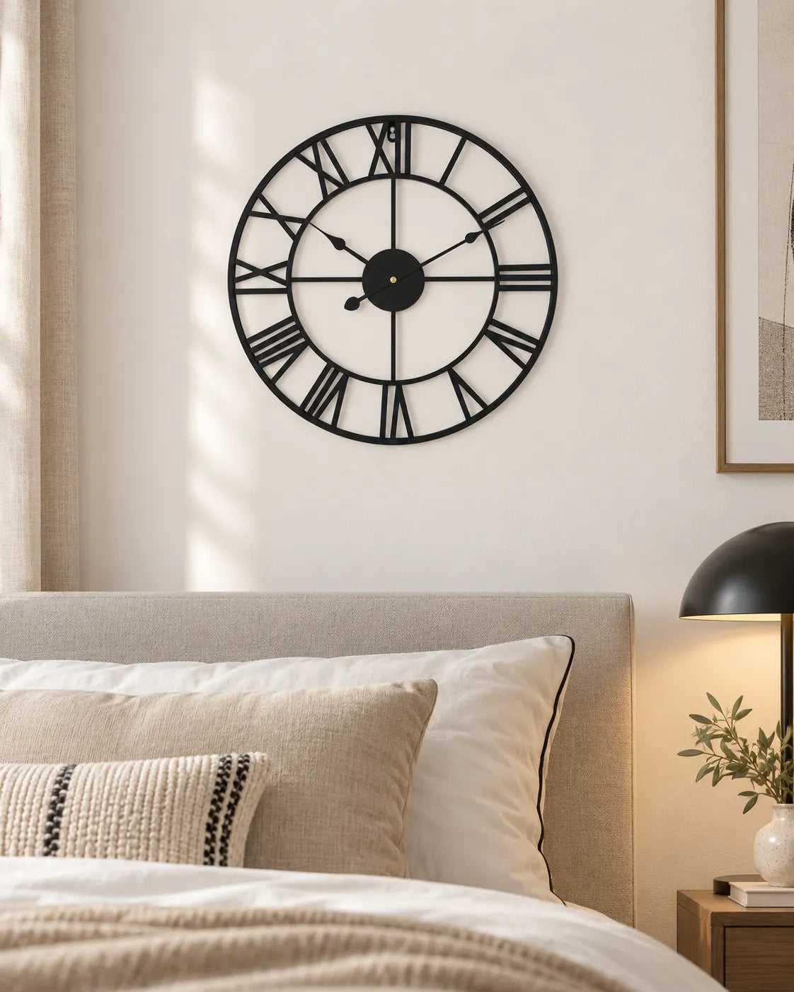 Horloge Murale Métal Ajouré 40 cm Chiffres Romains Silencieuse