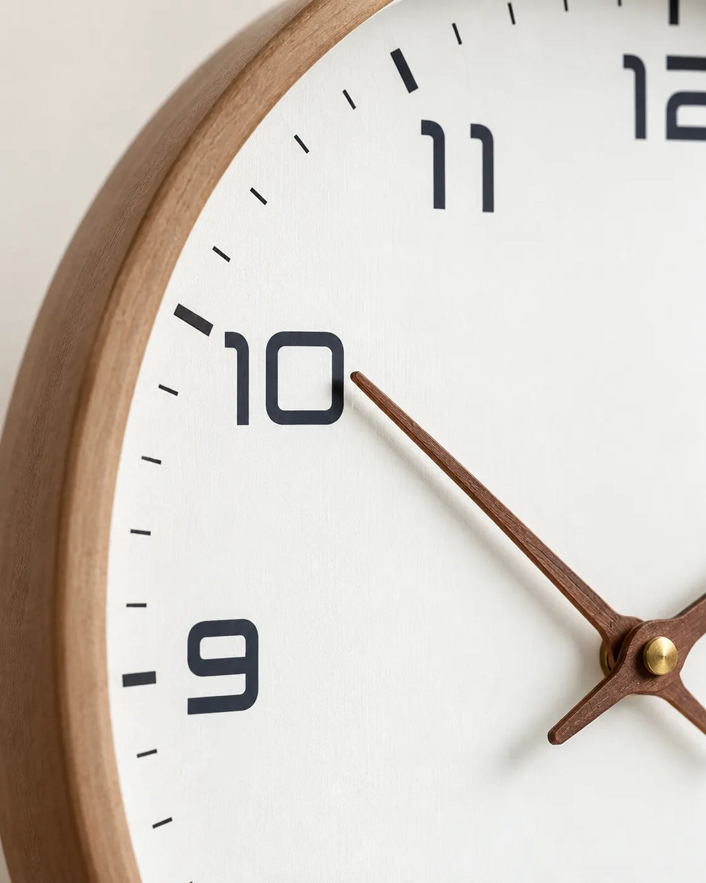 Horloge Murale Bois Massif Scandinave Silencieuse — 2 Modèles