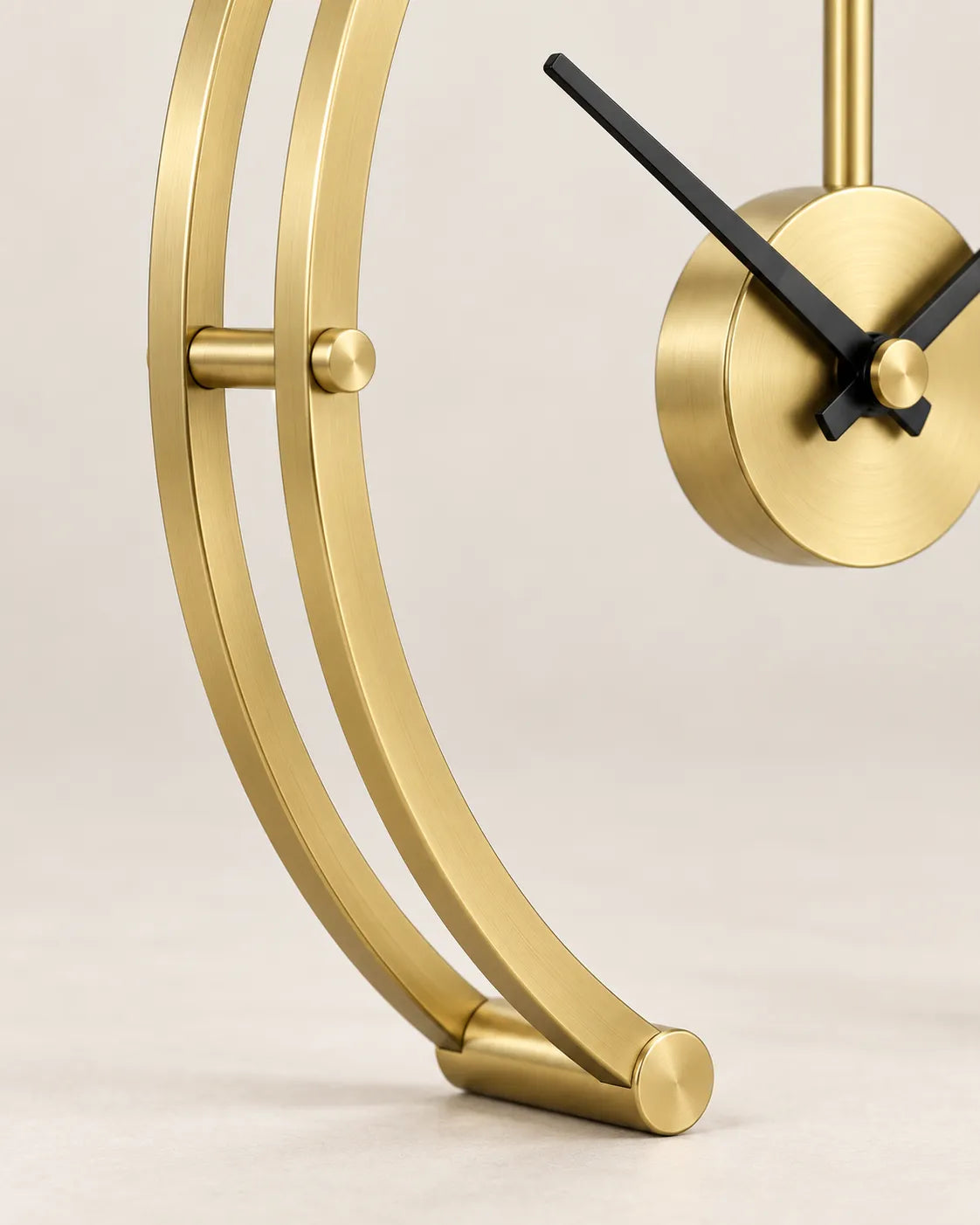 Horloge Murale Métal Demi-Cercle 50 cm Style Scandinave