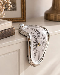 Horloge Fondante Style Dali Chiffres Romains Silencieuse