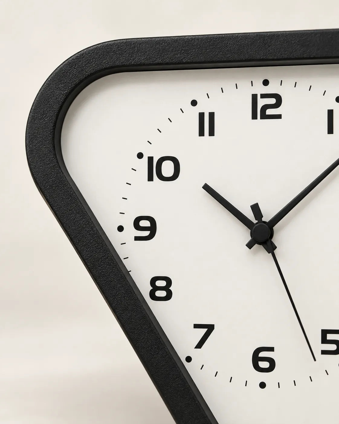 Horloge de Gare Double Face Triangulaire Pivotante Silencieuse