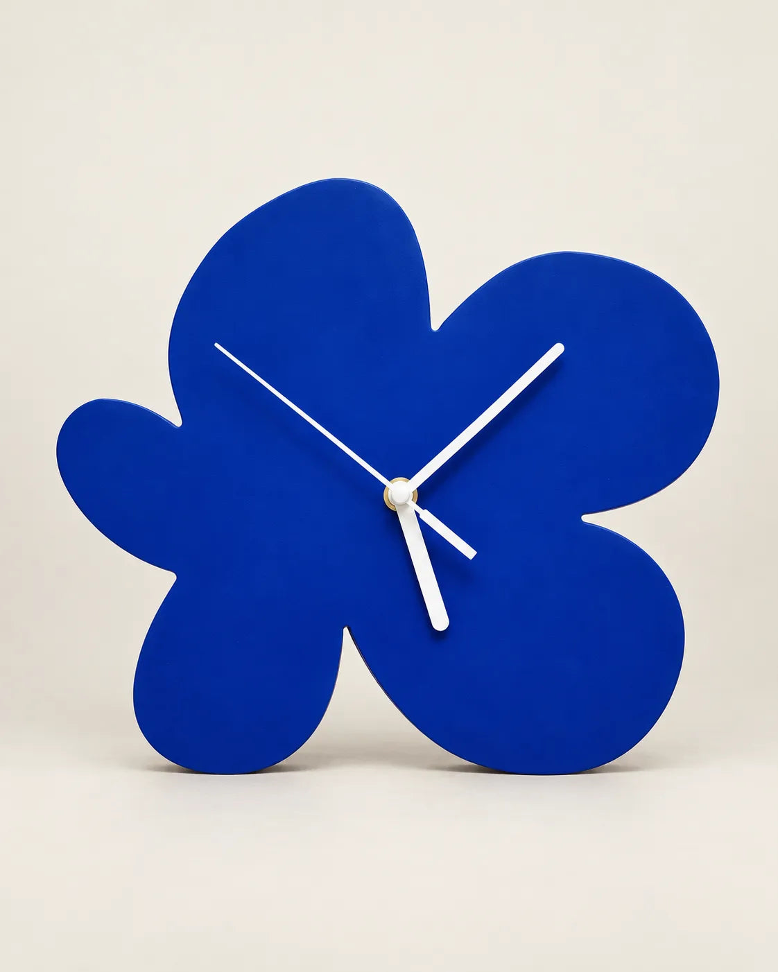 Horloge Murale Fleur Bleu Klein 28 × 26 cm Silencieuse