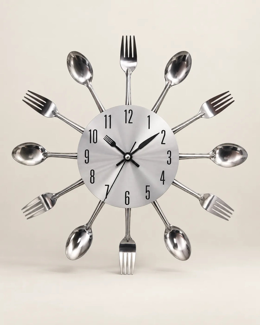 Horloge Murale Cuisine Couverts en Métal Argenté 32 cm Silencieuse