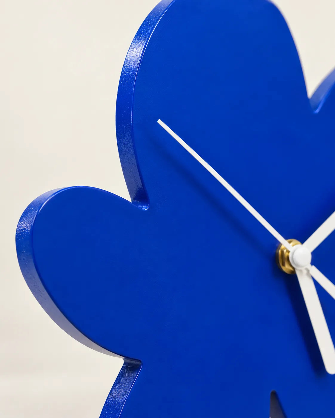 Horloge Murale Fleur Bleu Klein 28 × 26 cm Silencieuse