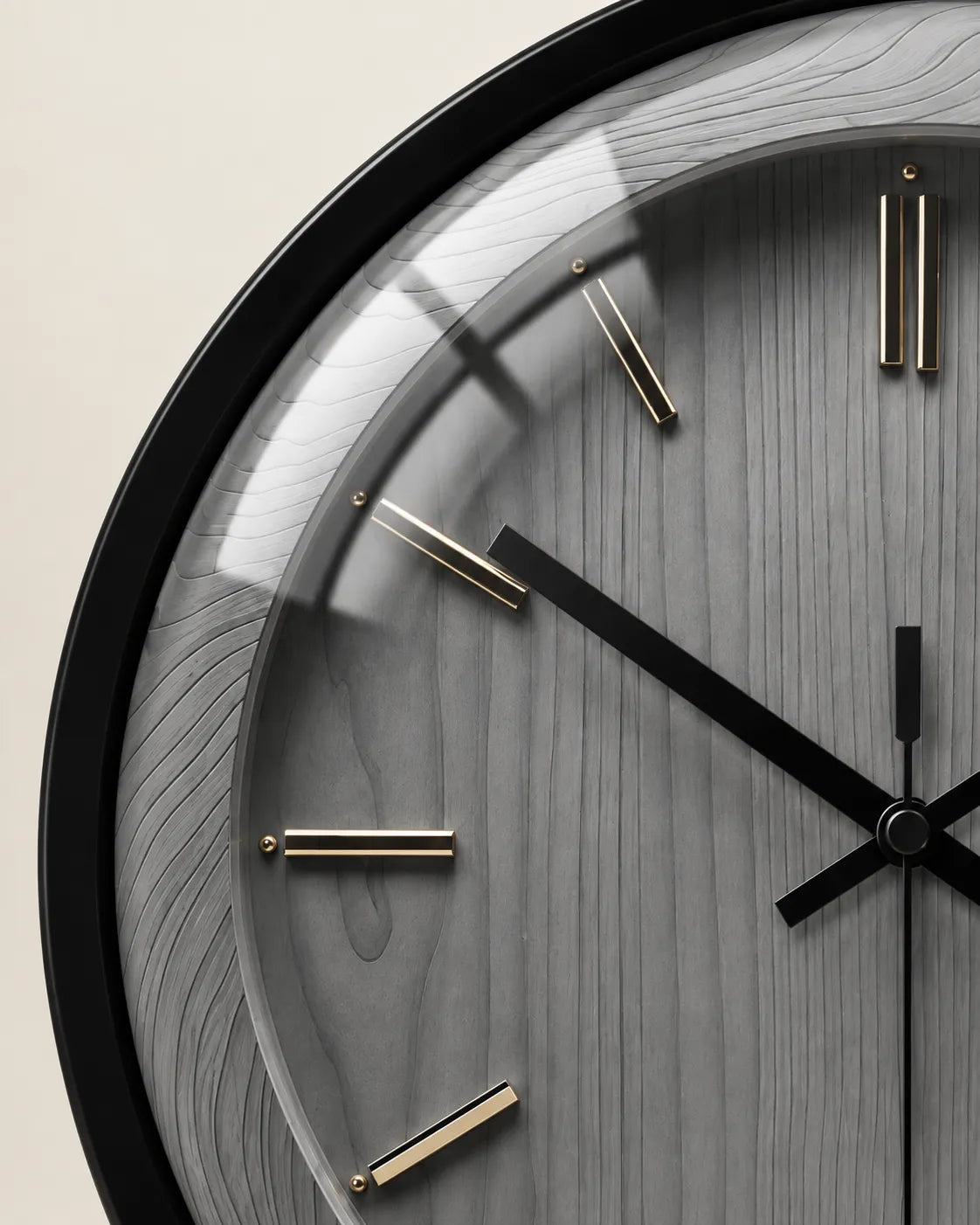 Horloge Murale Effet Bois Gris et Laiton Silencieuse