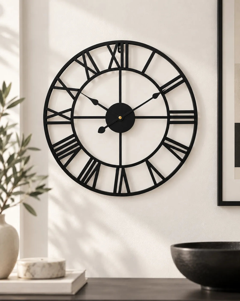 Horloge Murale Métal Ajouré 40 cm Chiffres Romains Silencieuse