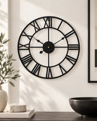 Horloge Murale Métal Ajouré 40 cm Chiffres Romains Silencieuse