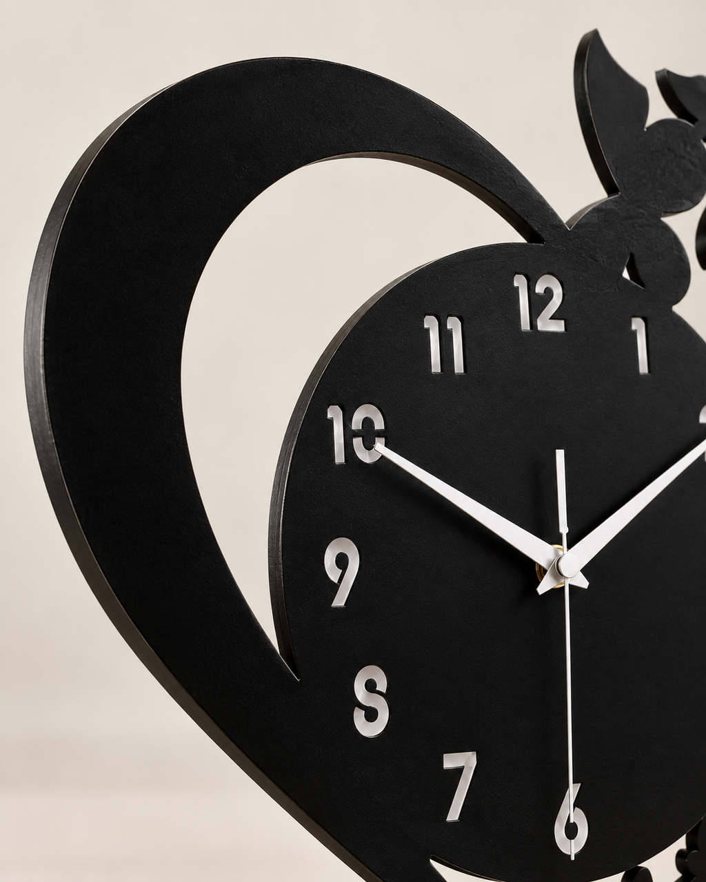 Horloge Murale Cœur Acrylique Noir 30 cm Silencieuse