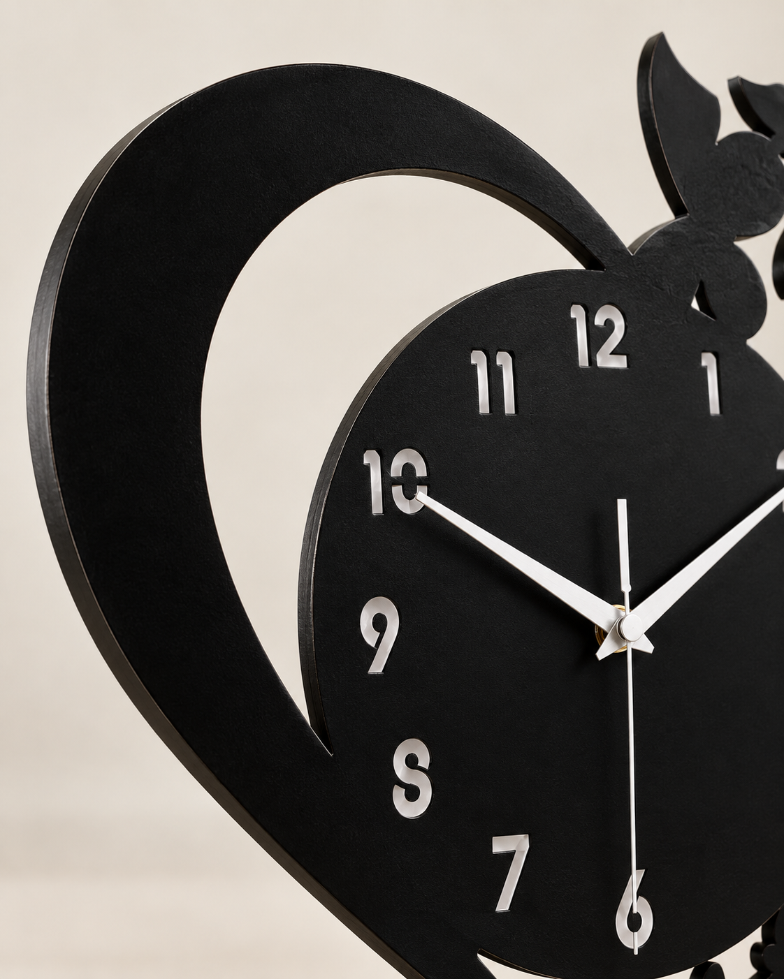 Horloge Murale Cœur Acrylique Noir 30 cm Silencieuse