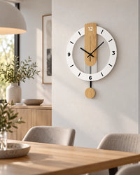 Horloge Murale à Balancier Acrylique Effet Bois Blanc 30 cm Silencieuse